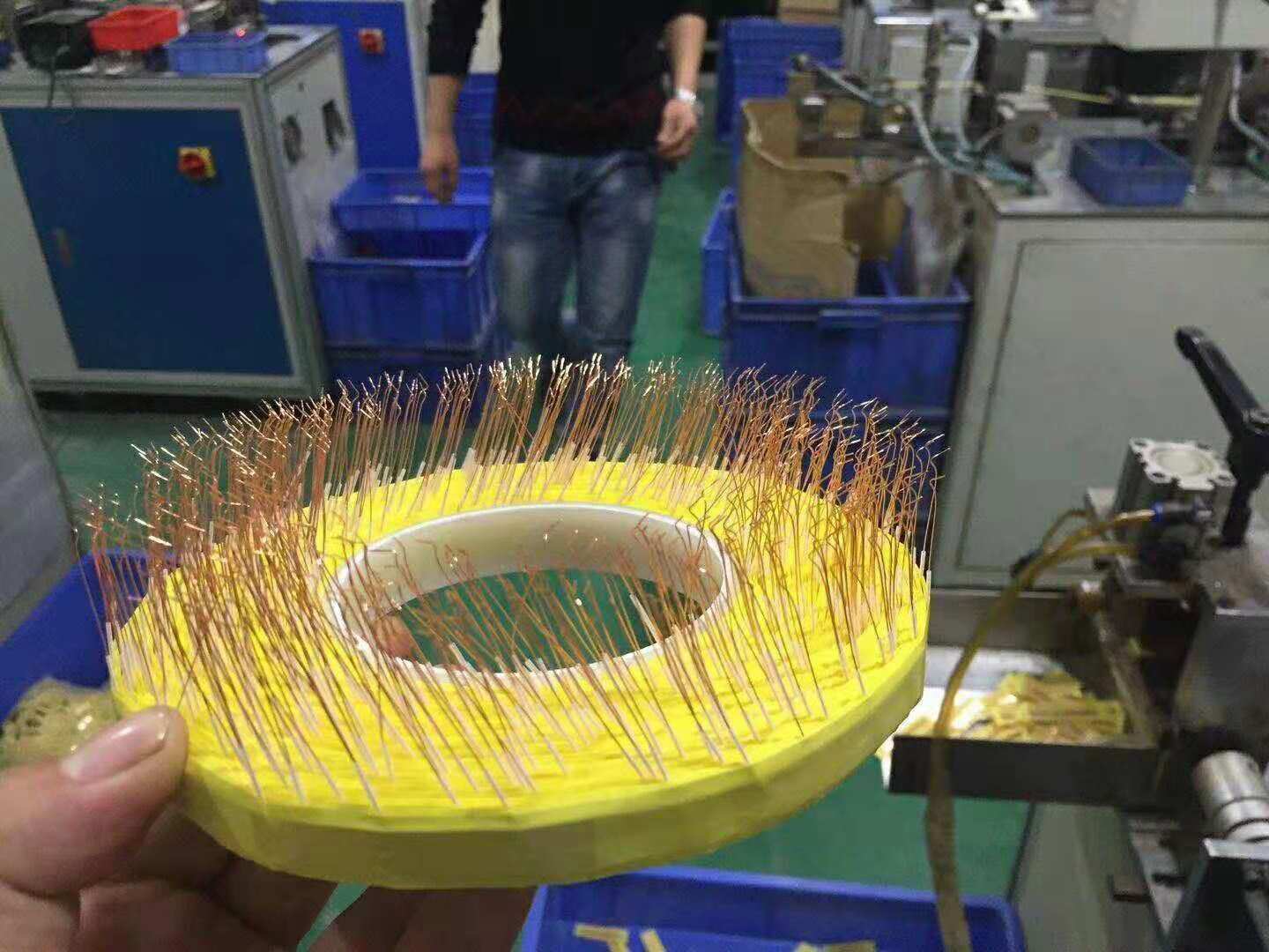 代理銅箔背膠、銅箔焊引線、銅箔穿套管、銅箔貼焊點、銅箔焊線、銅箔裁切等代加工工序